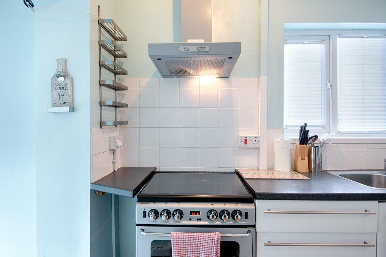 Off Road Parking, Garden, Tv In Every Room Swansea Eksteriør bilde