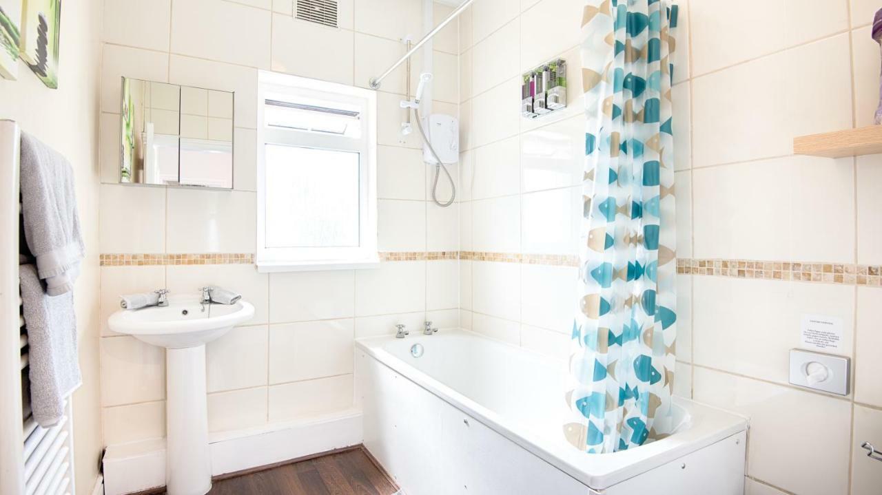Off Road Parking, Garden, Tv In Every Room Swansea Eksteriør bilde